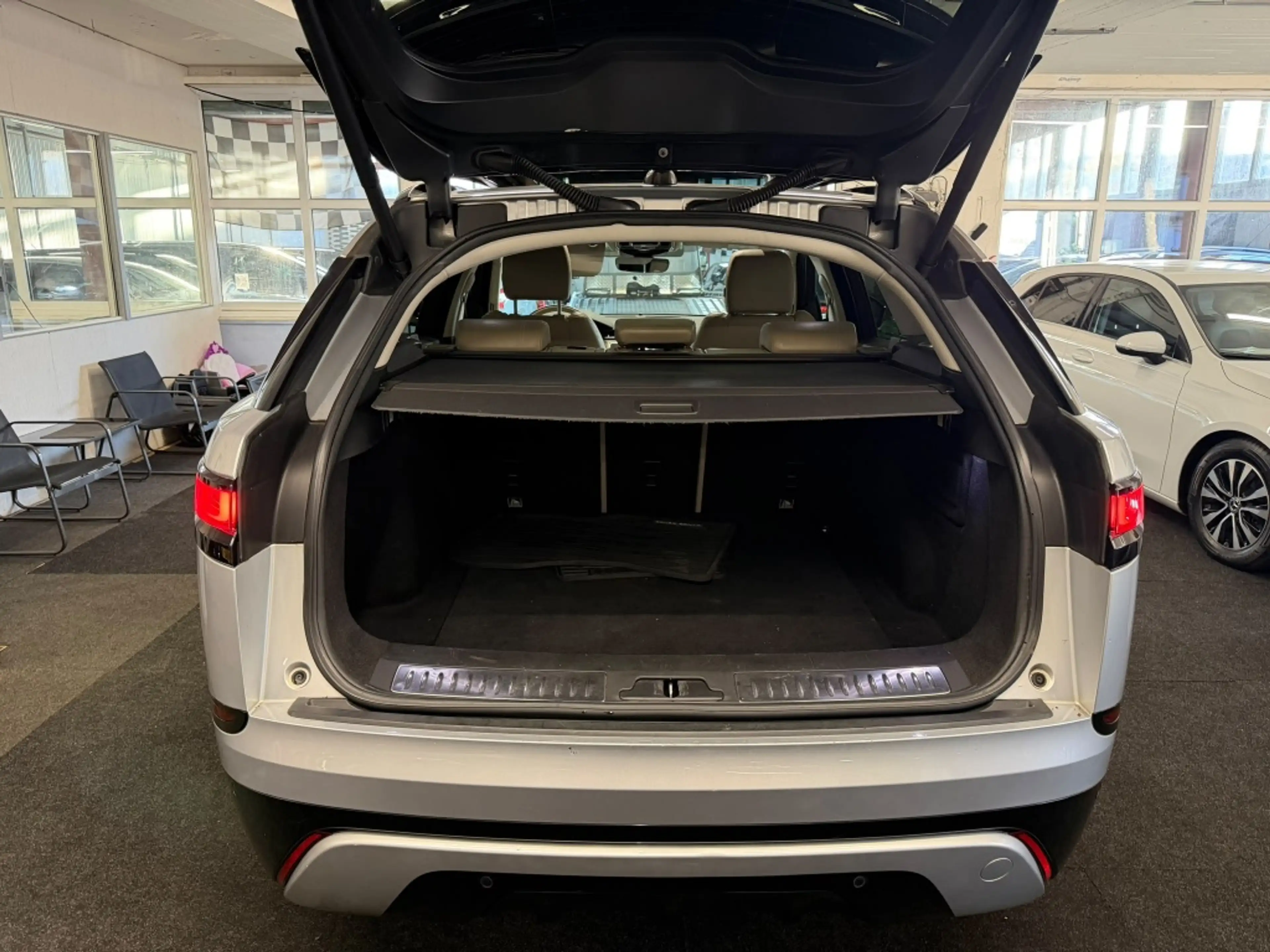 Land Rover Range Rover Velar 2.0 I4 AWD HSE*PANO*Leder*Digitale Dash* — photo 10