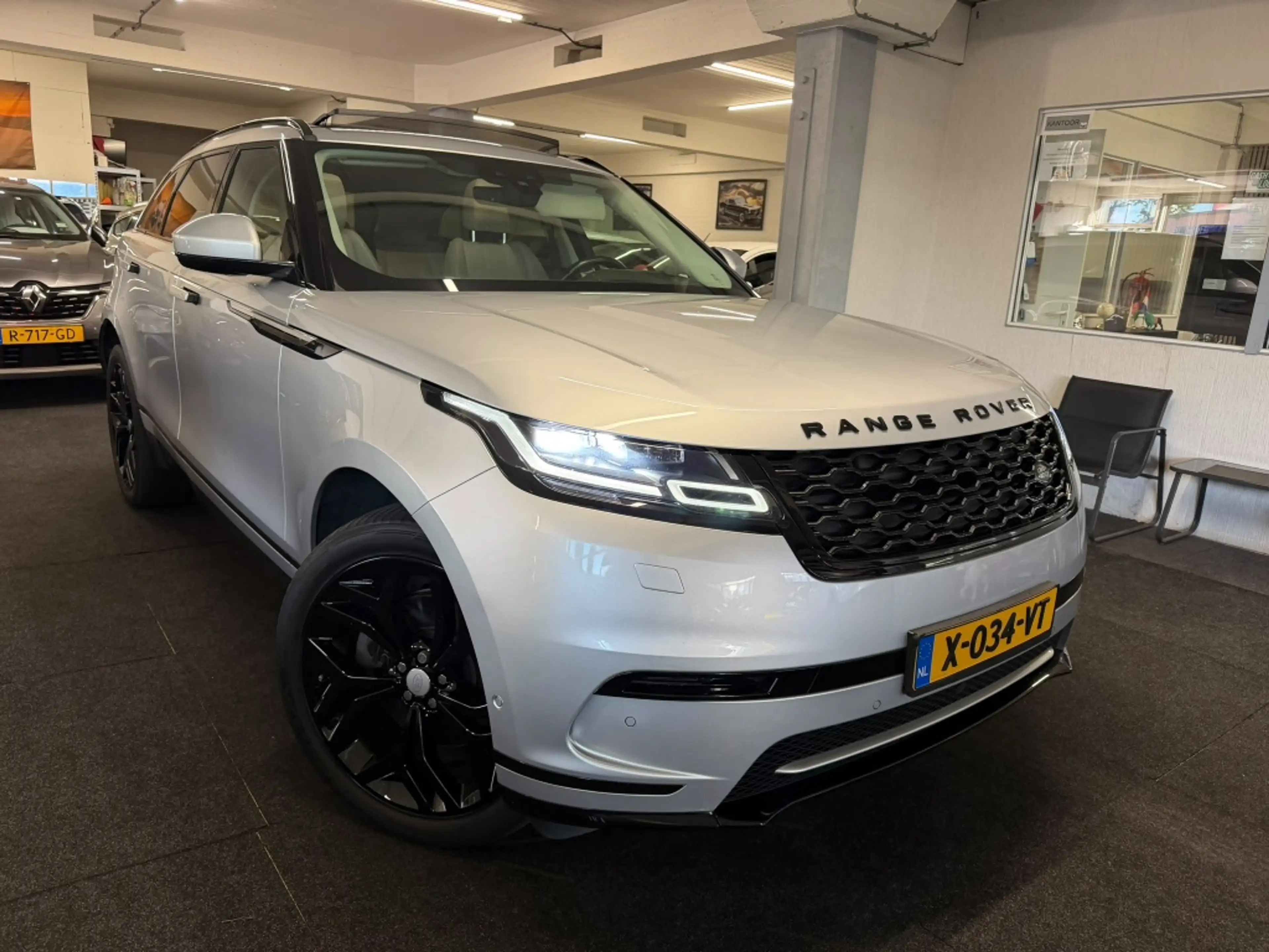 Land Rover Range Rover Velar 2.0 I4 AWD HSE*PANO*Leder*Digitale Dash* — photo 4