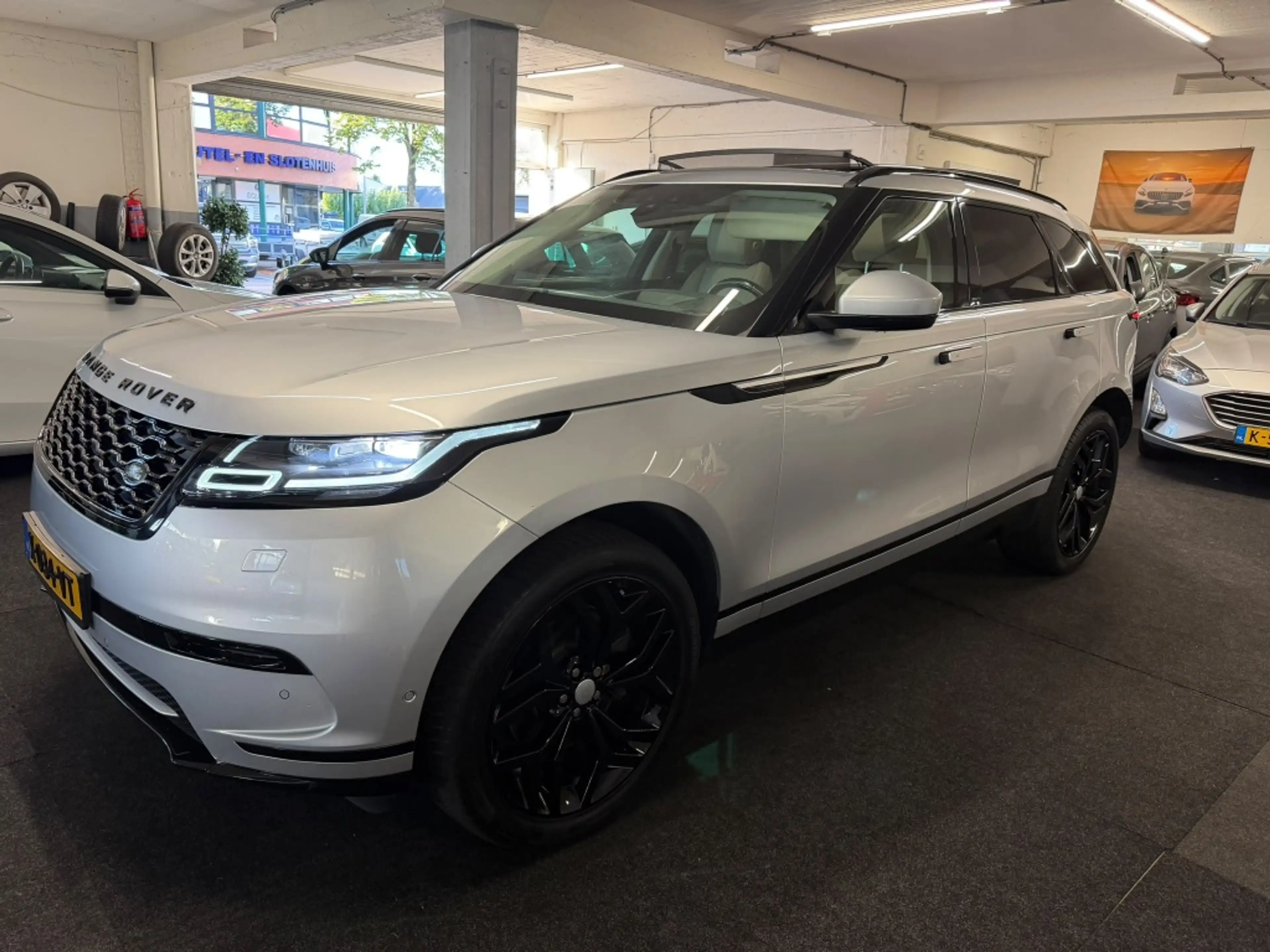 Land Rover Range Rover Velar 2.0 I4 AWD HSE*PANO*Leder*Digitale Dash* — photo 5