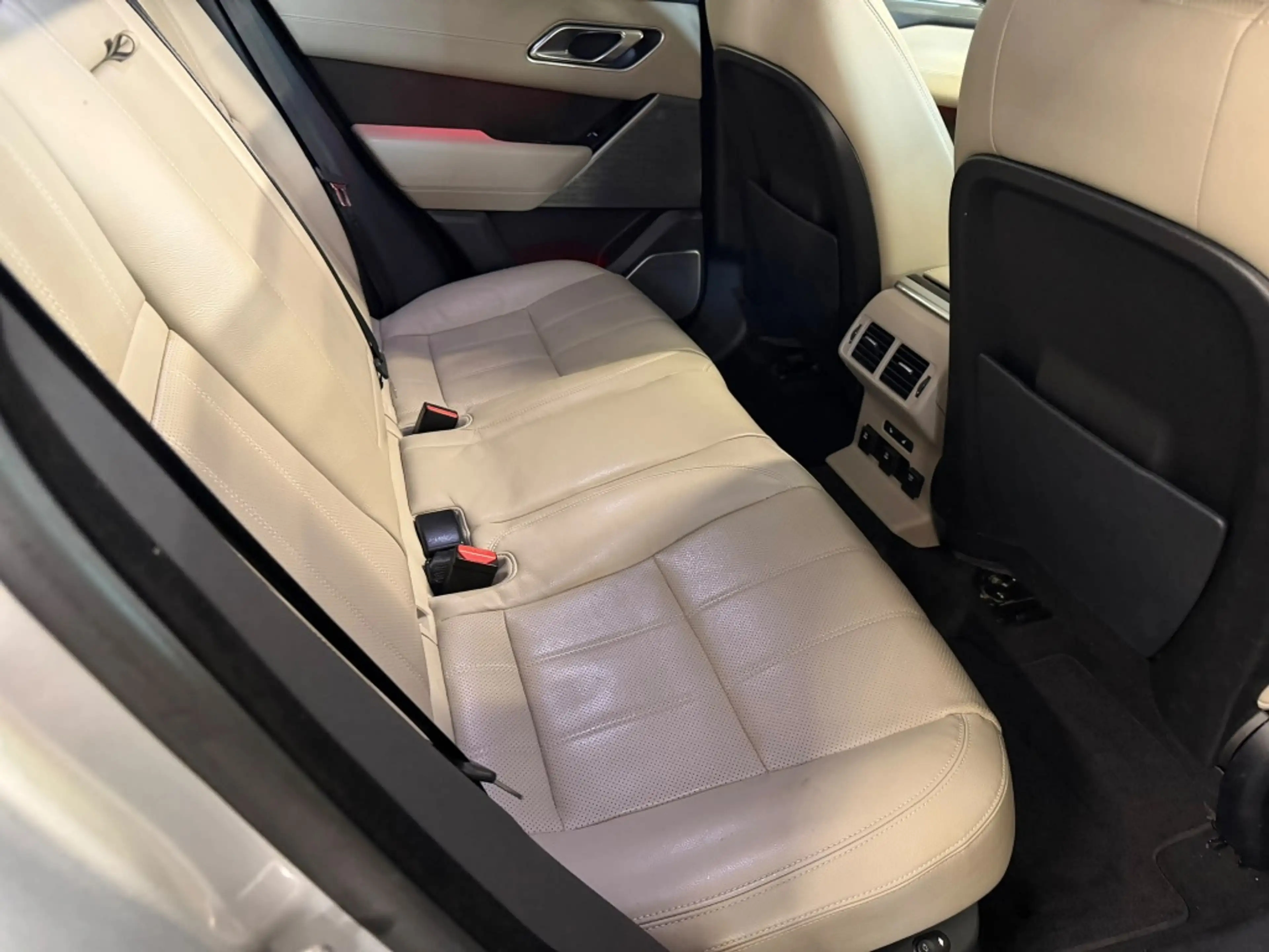 Land Rover Range Rover Velar 2.0 I4 AWD HSE*PANO*Leder*Digitale Dash* — photo 14