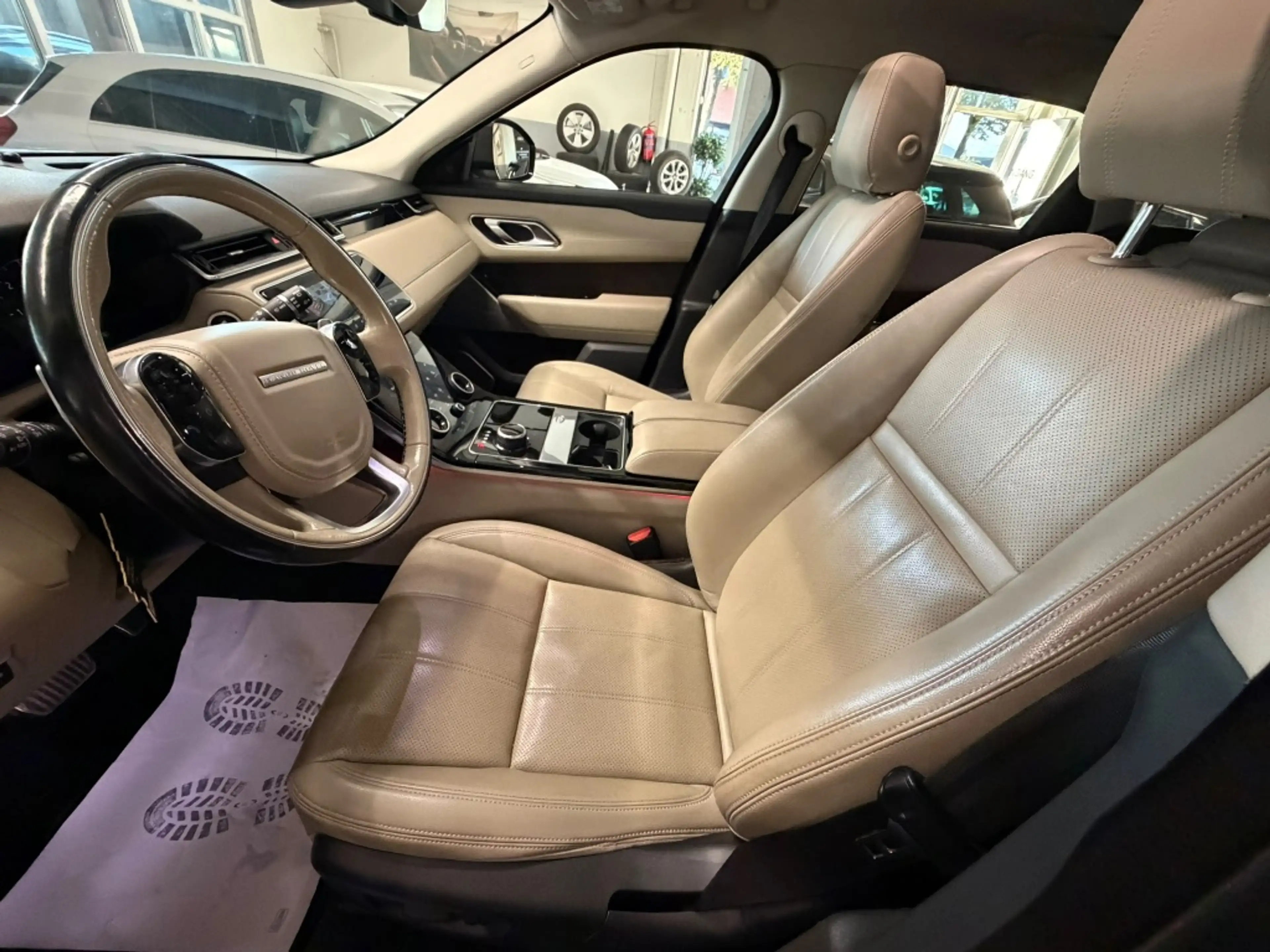 Land Rover Range Rover Velar 2.0 I4 AWD HSE*PANO*Leder*Digitale Dash* — photo 11