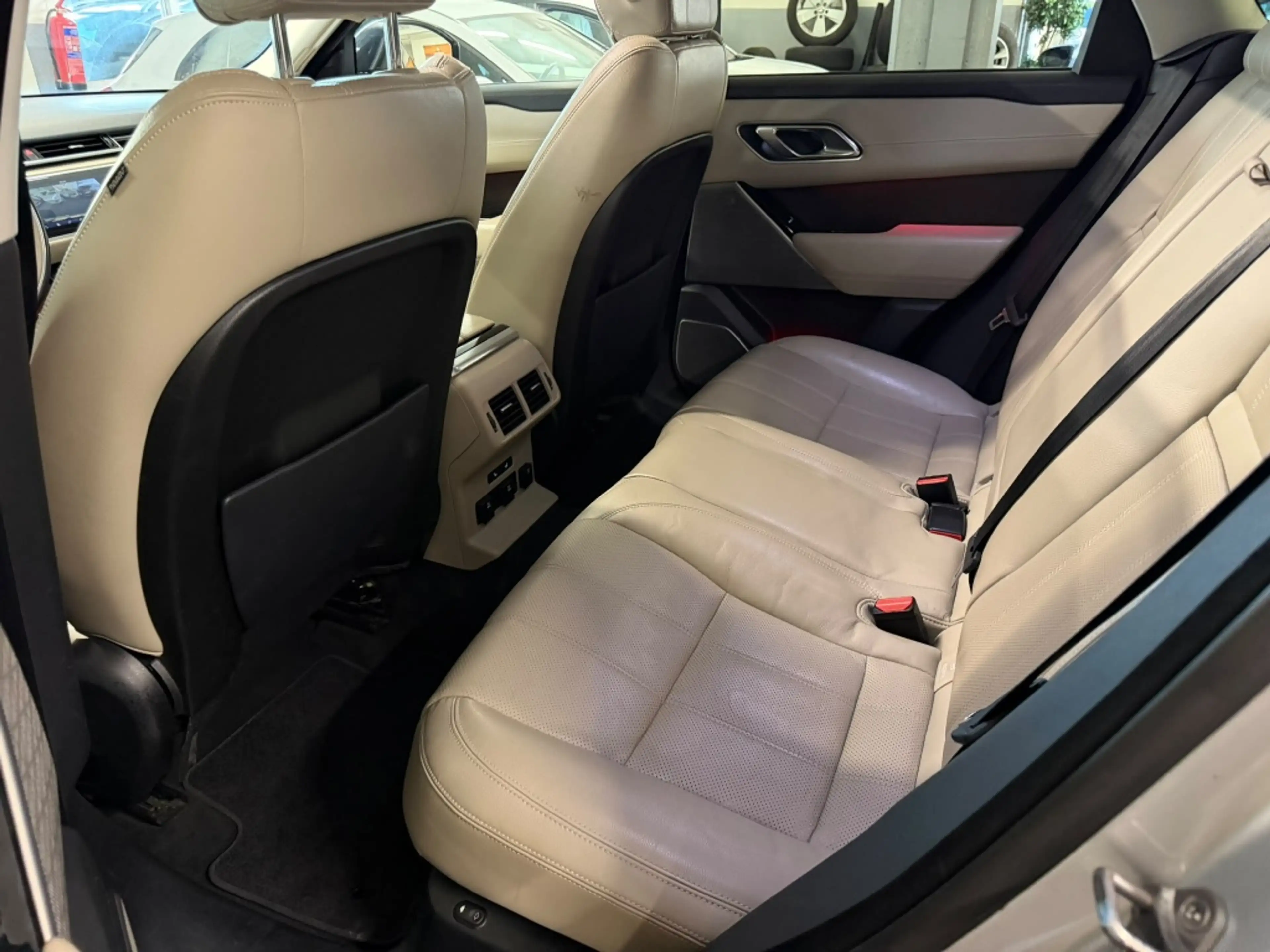 Land Rover Range Rover Velar 2.0 I4 AWD HSE*PANO*Leder*Digitale Dash* — photo 13