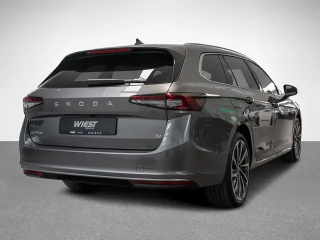 Skoda Superb view 9