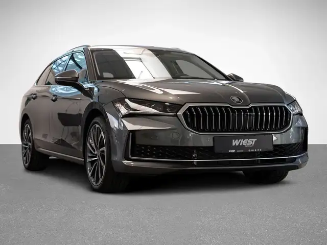 Skoda Superb view 2