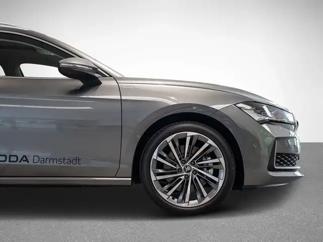 Skoda Superb view 13
