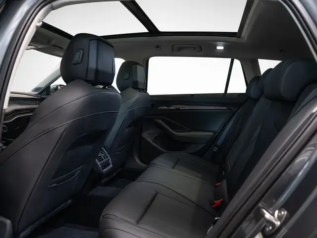 Skoda Superb view 7