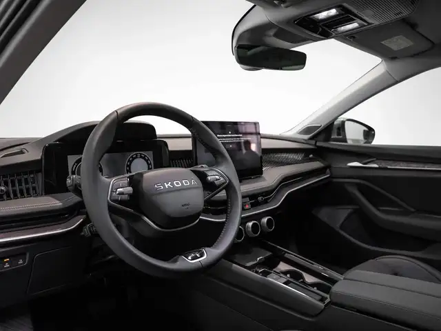 Skoda Superb view 5