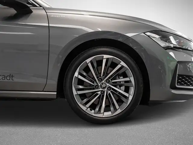 Skoda Superb view 14