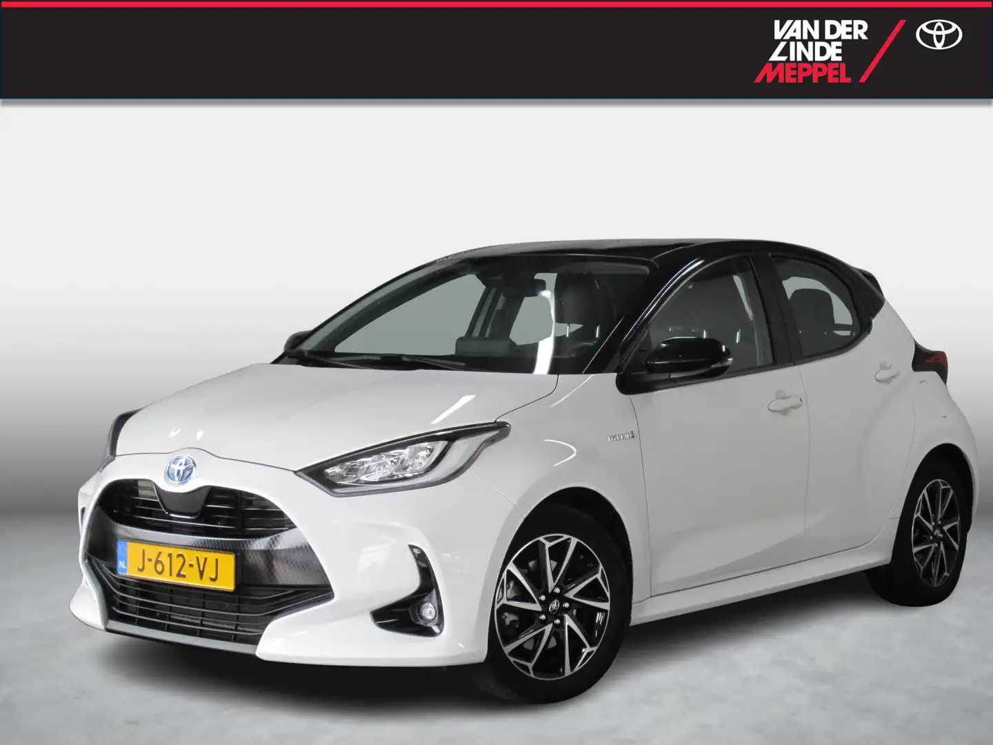 Toyota Yaris 1.5 Hybrid Dynamic Bi-Tone Wit - 1