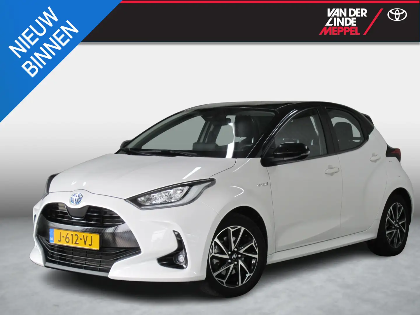Toyota Yaris 1.5 Hybrid Dynamic Bi-Tone Wit - 1