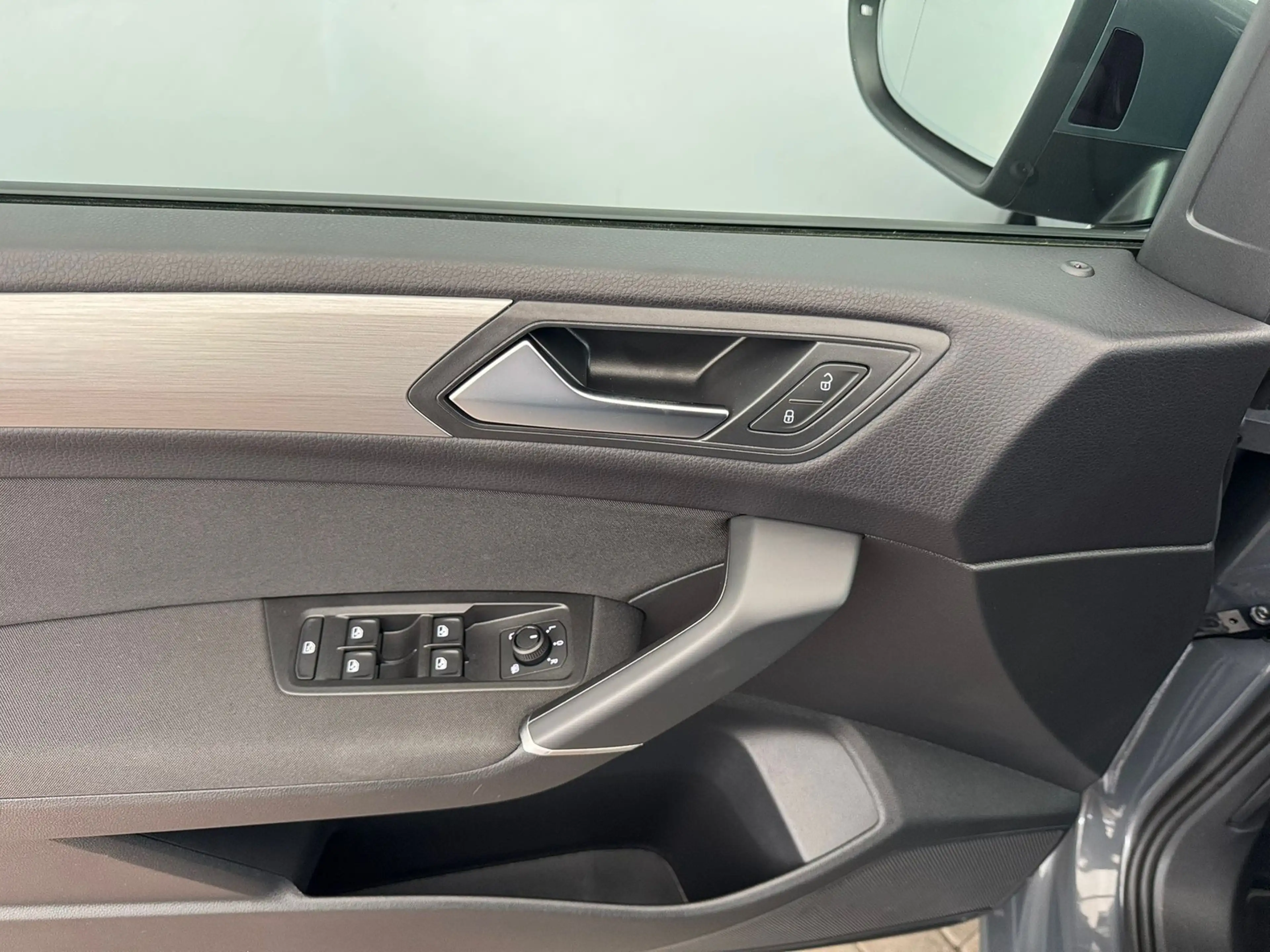 Volkswagen Touran Comfortline 2.0TDI DSG+RFK+LED+NAVI+KEYLESS+KLIMA — photo 10