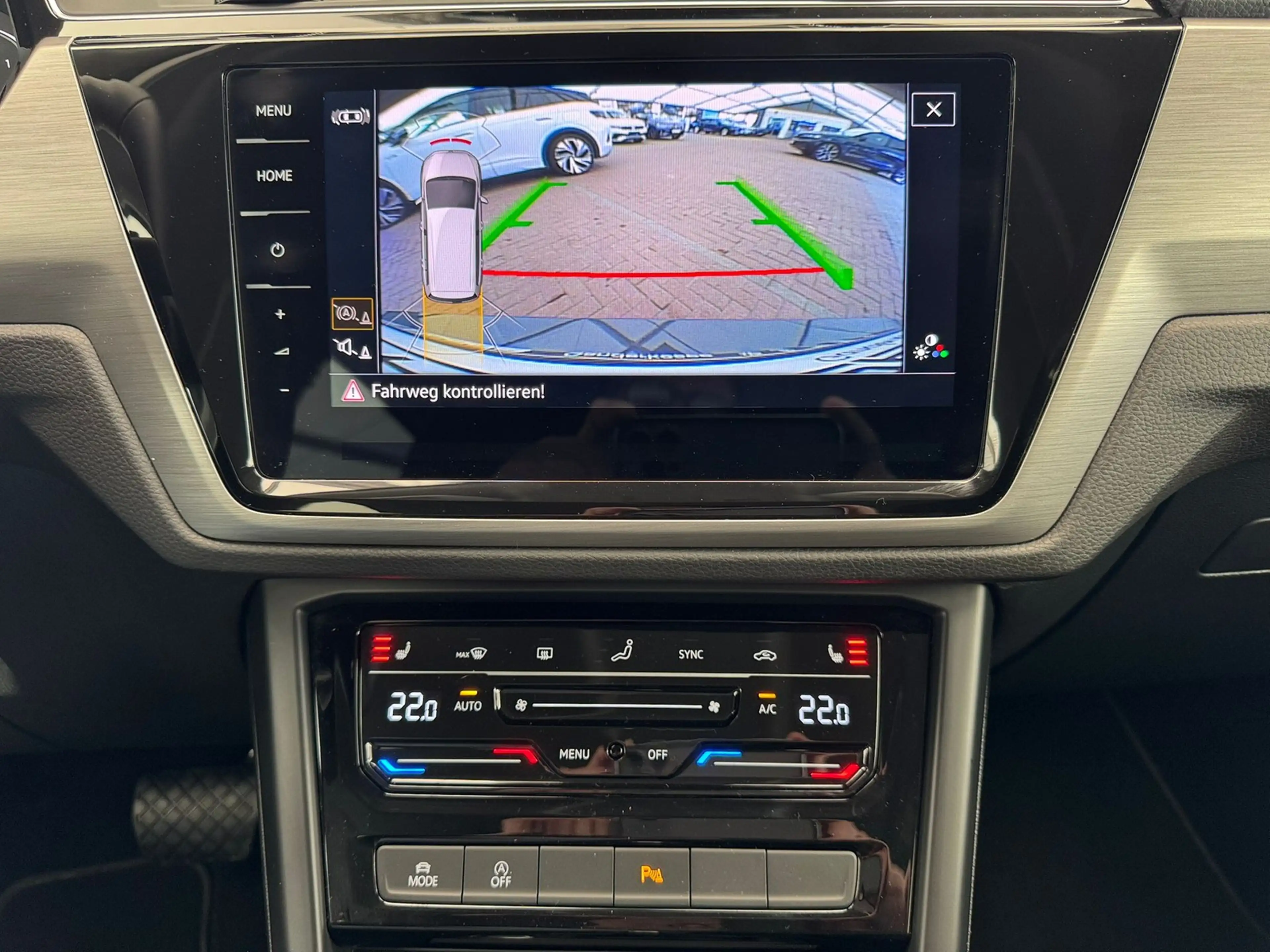 Volkswagen Touran Comfortline 2.0TDI DSG+RFK+LED+NAVI+KEYLESS+KLIMA — photo 5