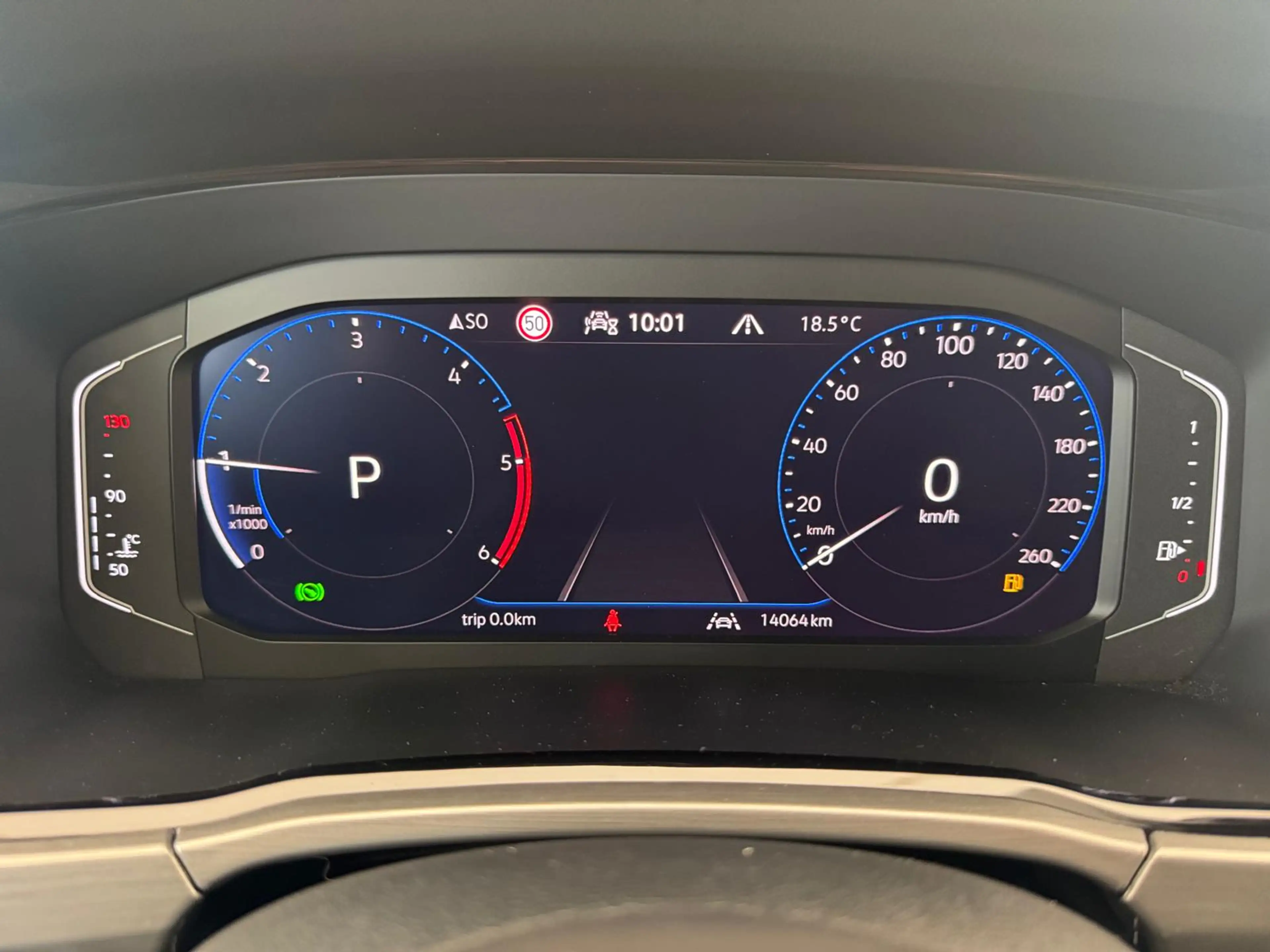 Volkswagen Touran Comfortline 2.0TDI DSG+RFK+LED+NAVI+KEYLESS+KLIMA — photo 3