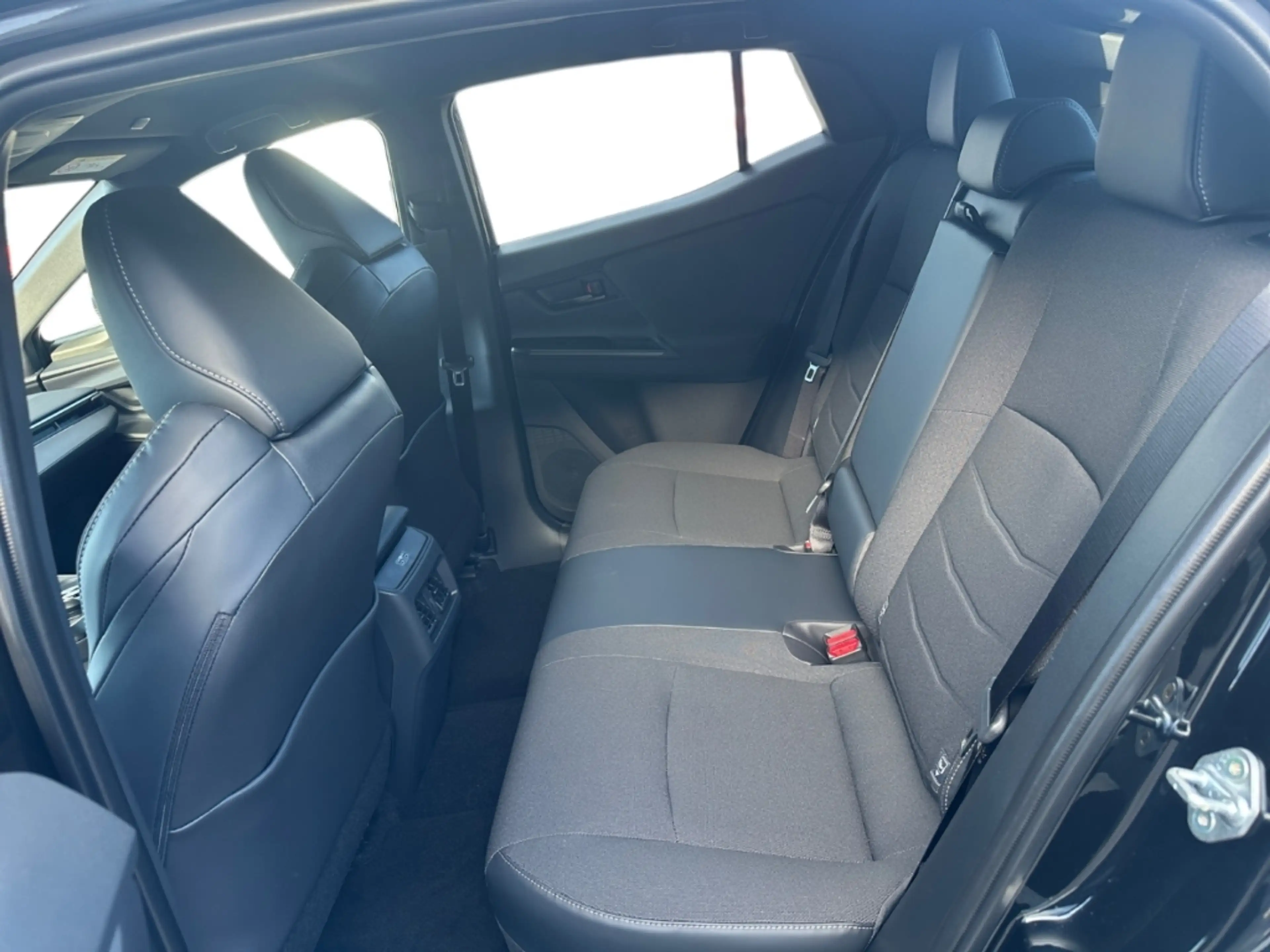 Toyota C-HR+ BEV 165kW ECV 4x2 5-tuerig - SUV TEAMPLAYER — photo 15