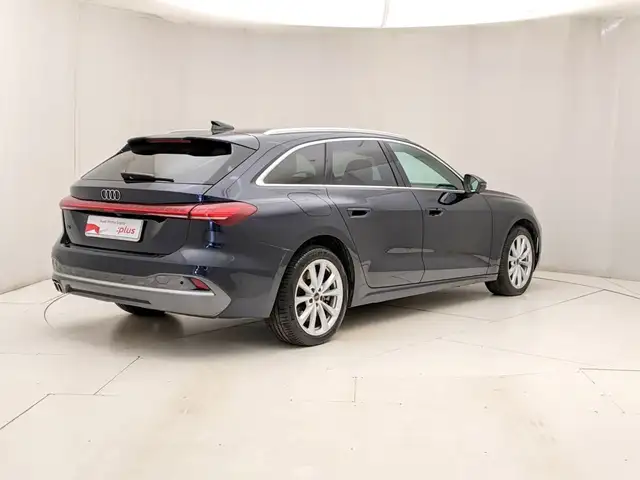 Audi A5 view 4