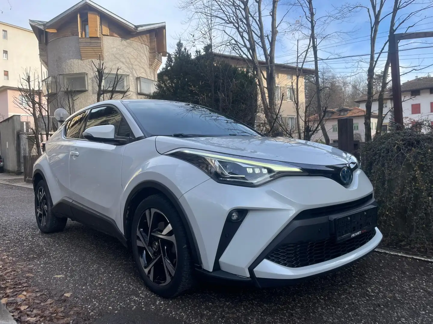 Toyota C-HR 1.8 HYBRID Bianco - 1