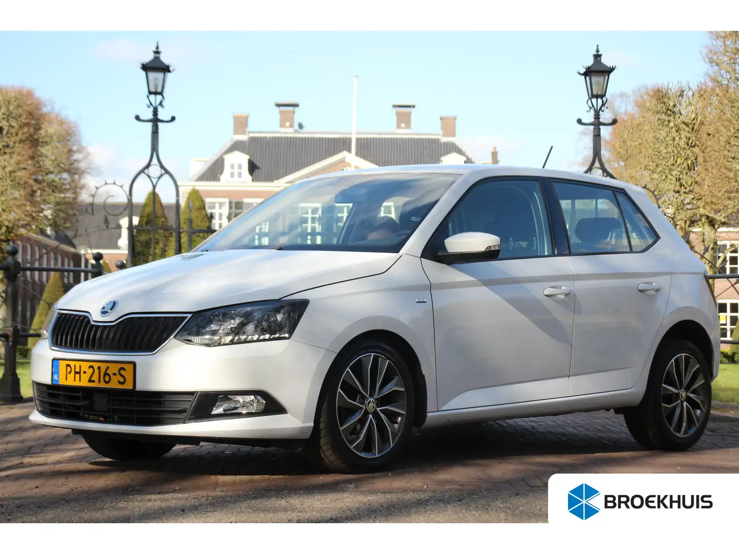 Skoda Fabia 1.2 TSI DRIVE | NL-AUTO! | NAVIGATIE | 16'' LMV | Blanco - 1
