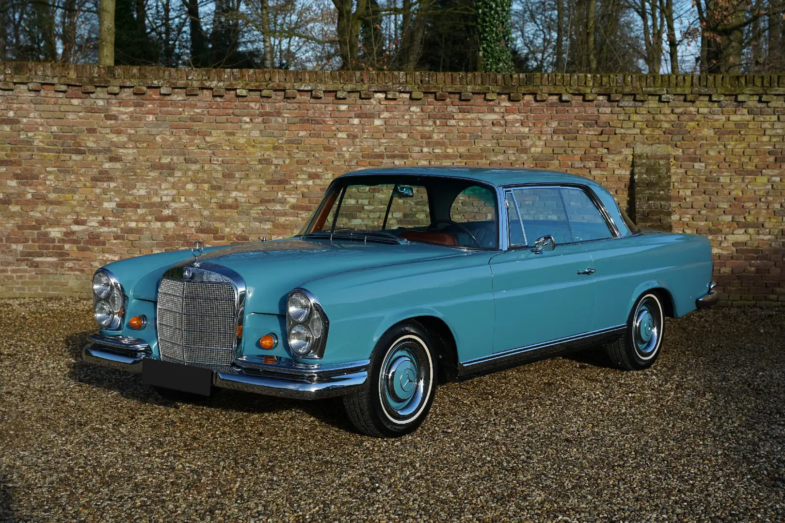 Mercedes-Benz 250 SE Coupe W111 This concerns the model originally e Bleu - 1