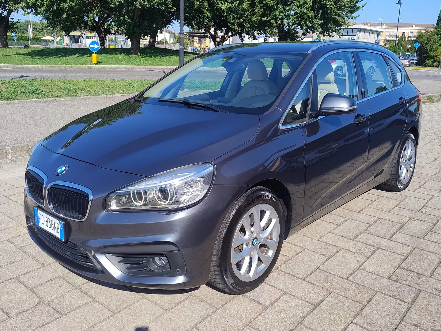 BMW 218 218i Active Tourer Advantage auto Gris - 2