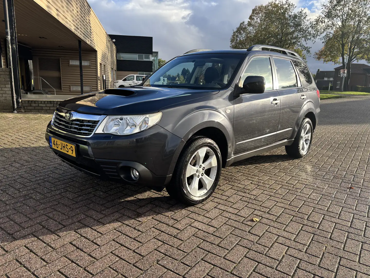 Subaru Forester 2.0D Premium 4X4 [ pano schuifdak,ecc,lmv,trekhaak Grijs - 1