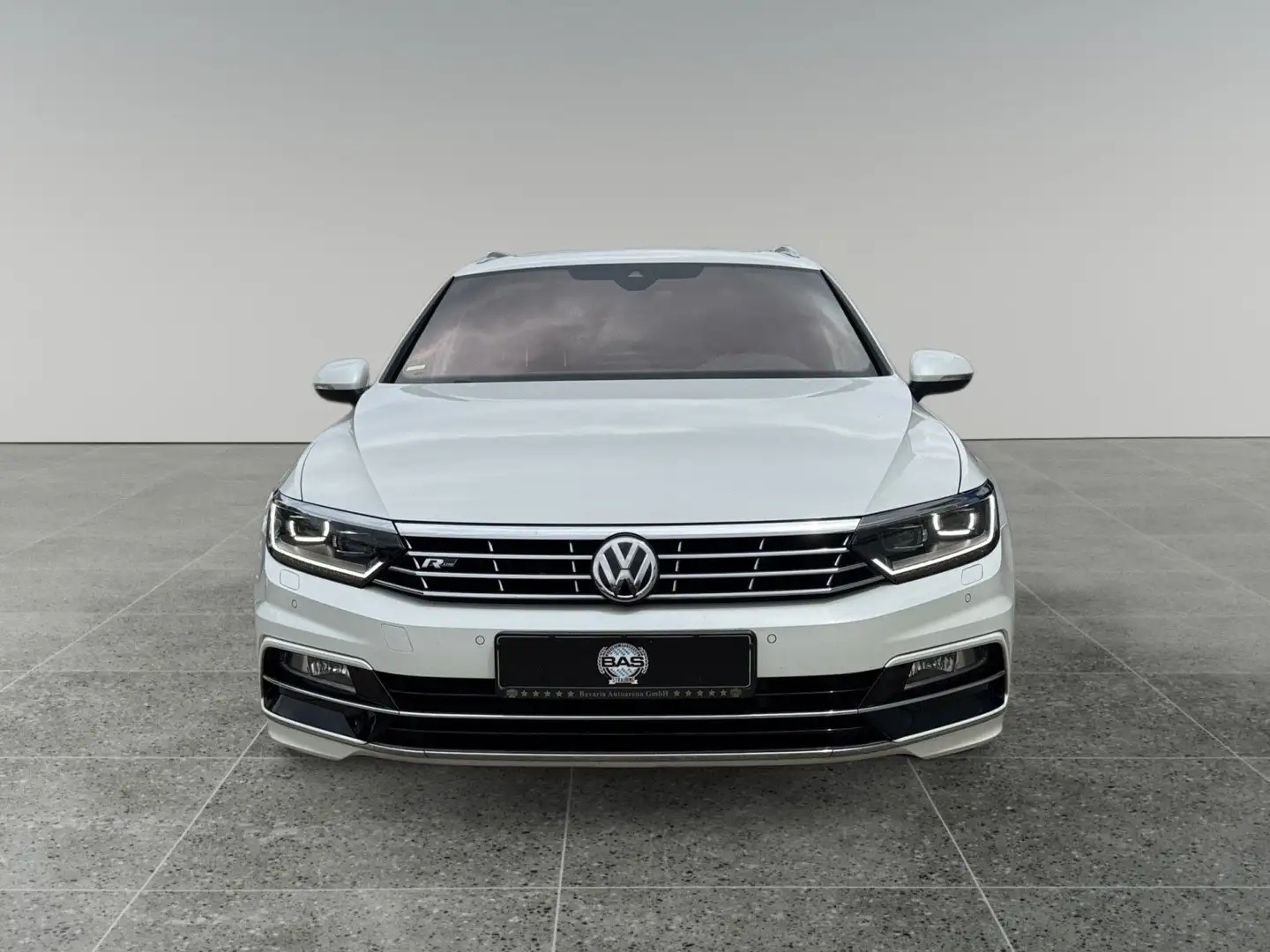 Volkswagen Passat Variant Highline R-Line /ACC/AHK/LED Blanco - 2