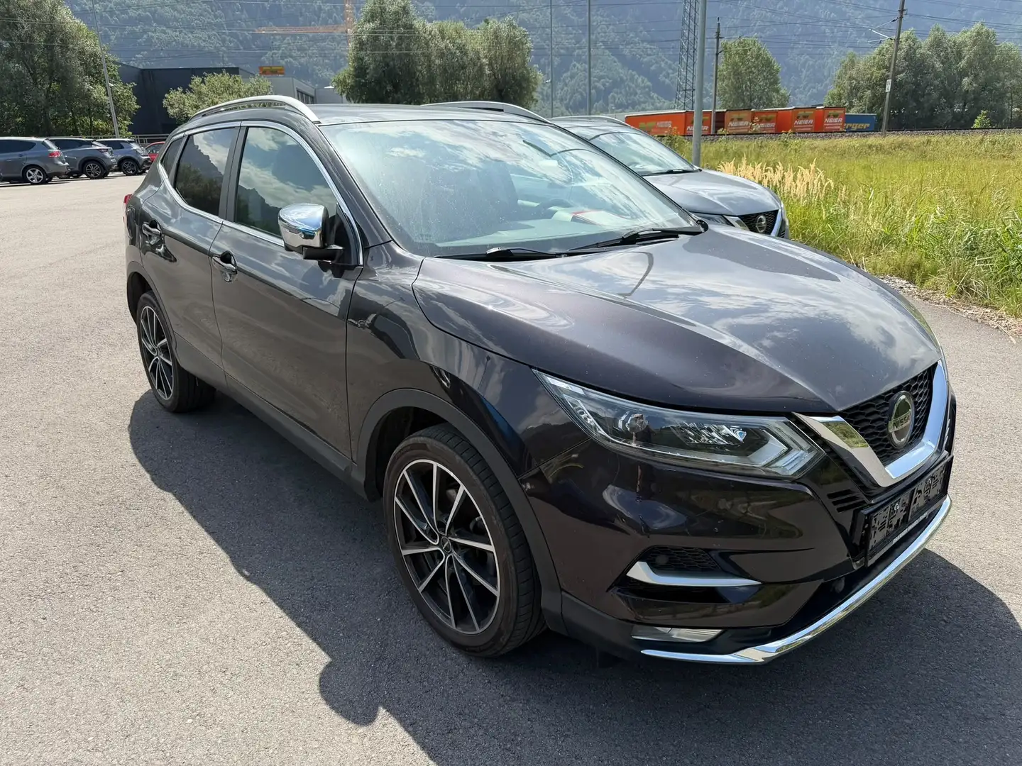 Nissan Qashqai 1,3 DIG-T 6MT Akari Violett - 1