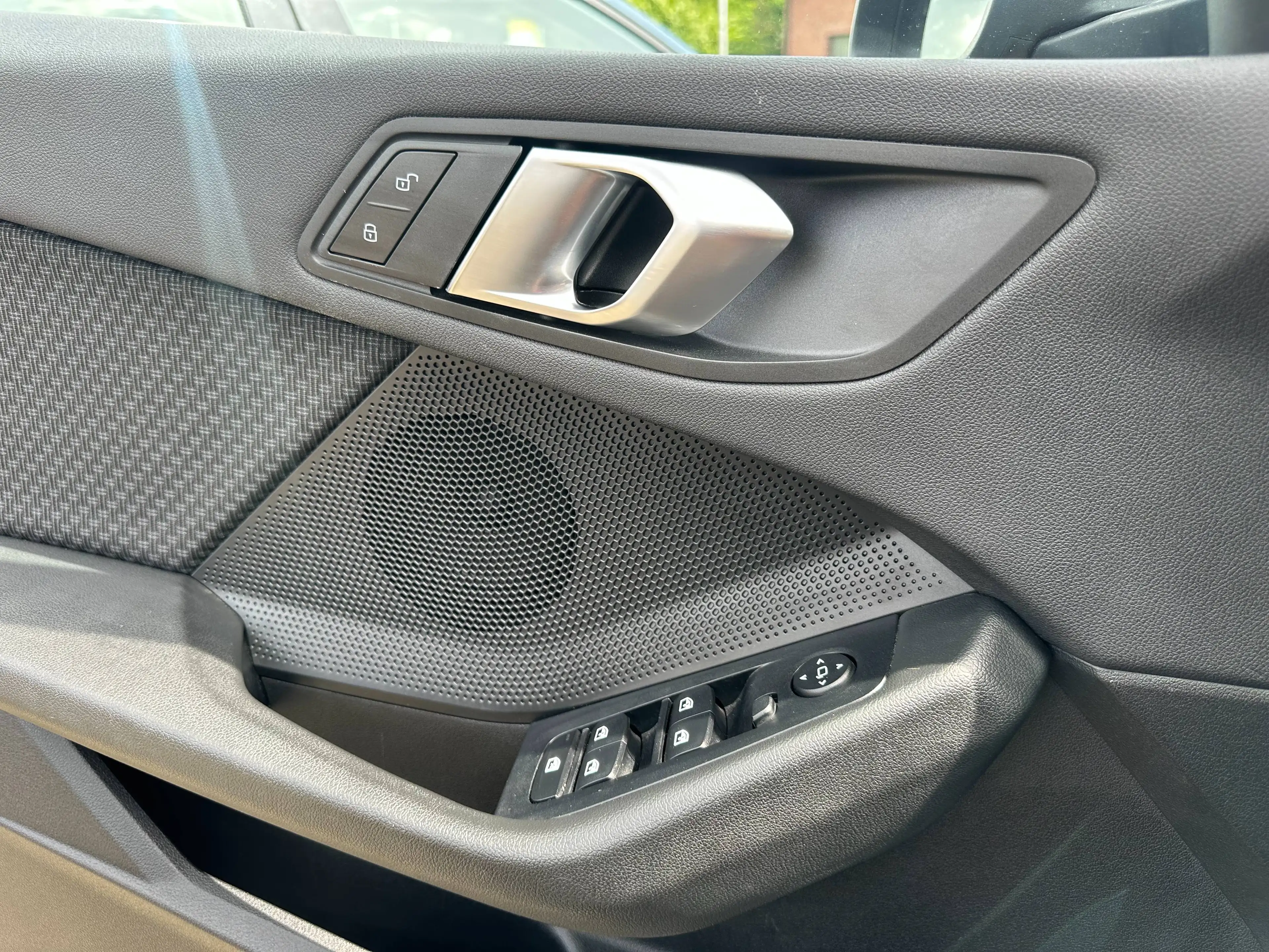 BMW 116 d Aut+1HAND+NAVI+KLIMA+PDC+SHZ+LIVE COCKPIT+TEMPO — photo 5