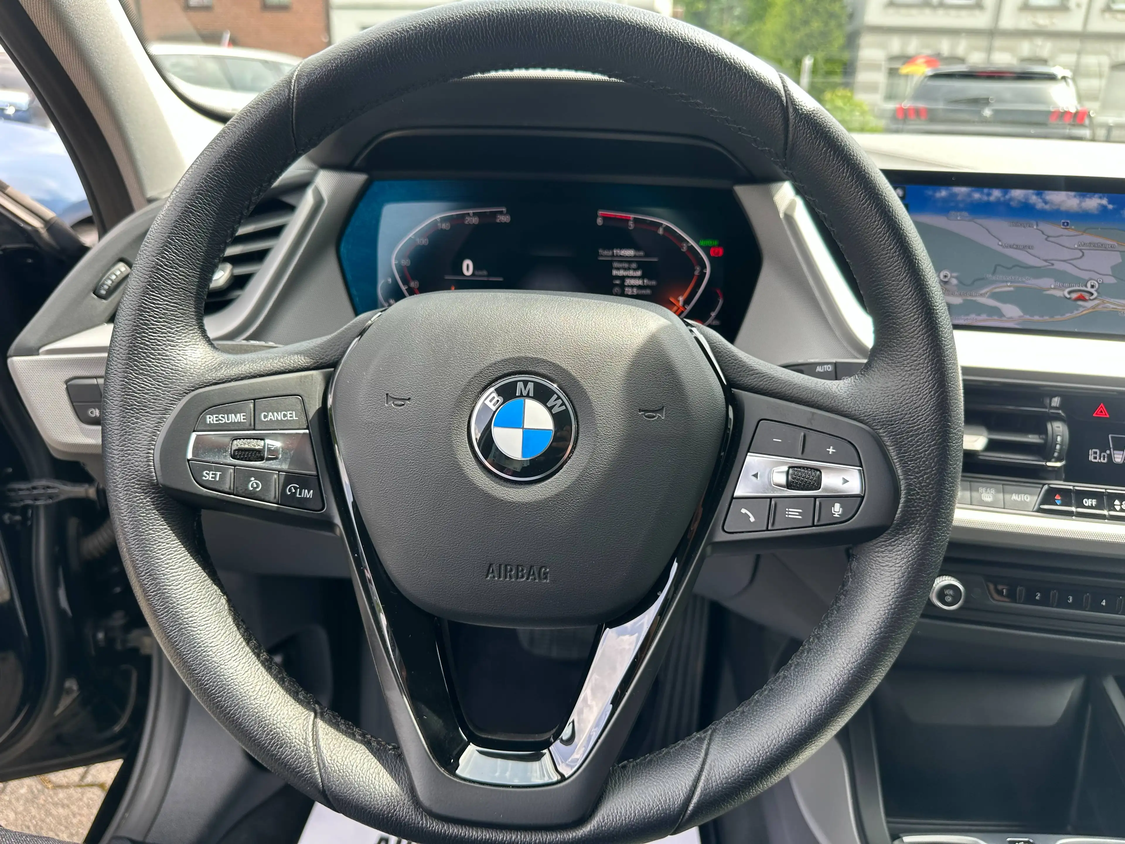 BMW 116 d Aut+1HAND+NAVI+KLIMA+PDC+SHZ+LIVE COCKPIT+TEMPO — photo 10