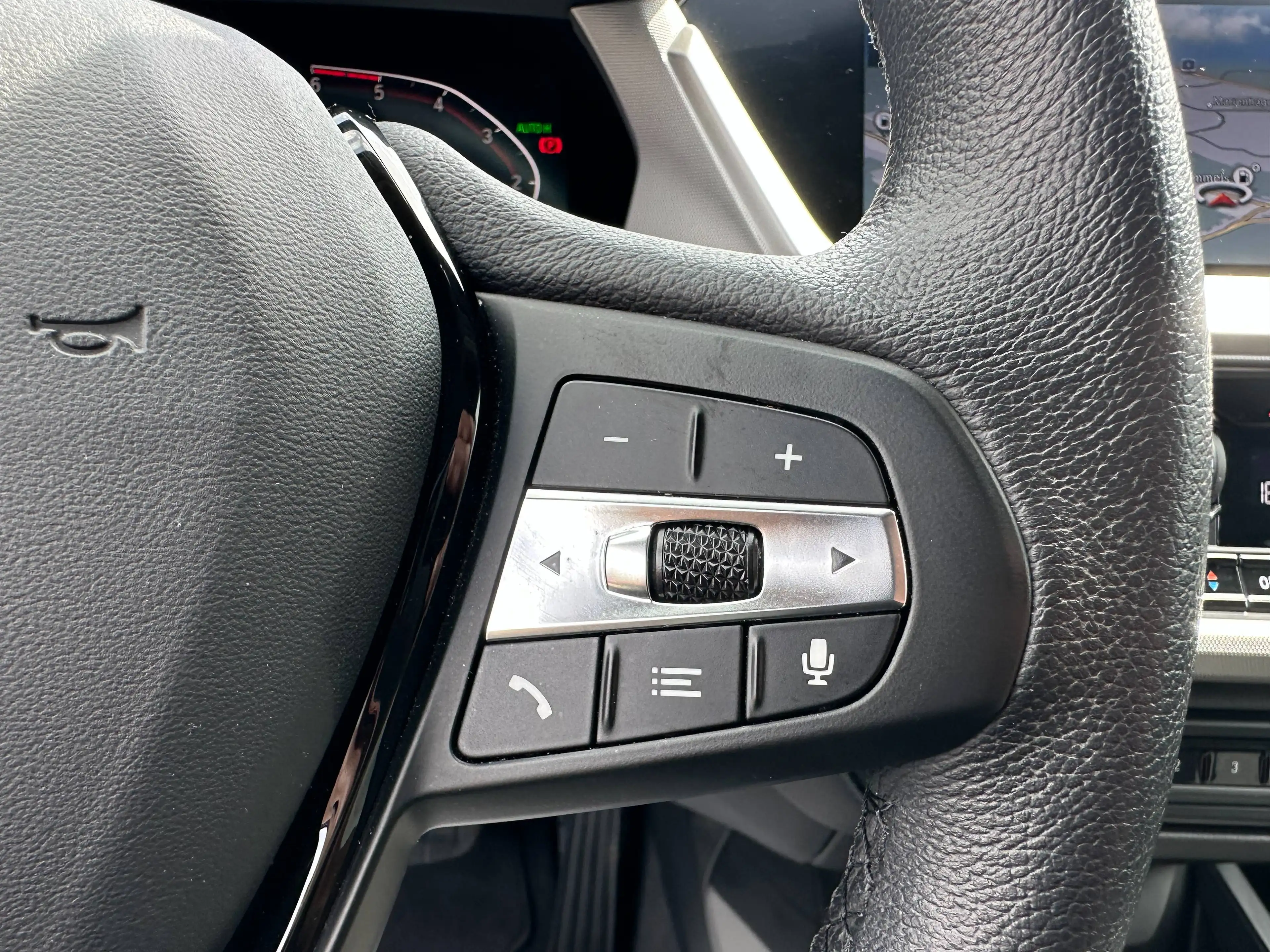BMW 116 d Aut+1HAND+NAVI+KLIMA+PDC+SHZ+LIVE COCKPIT+TEMPO — photo 12