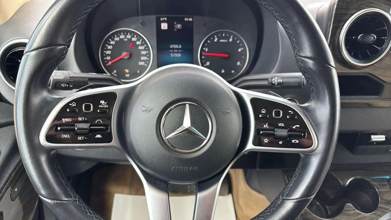 Mercedes-Benz Sprinter снимка Mercedes-Benz Sprinter