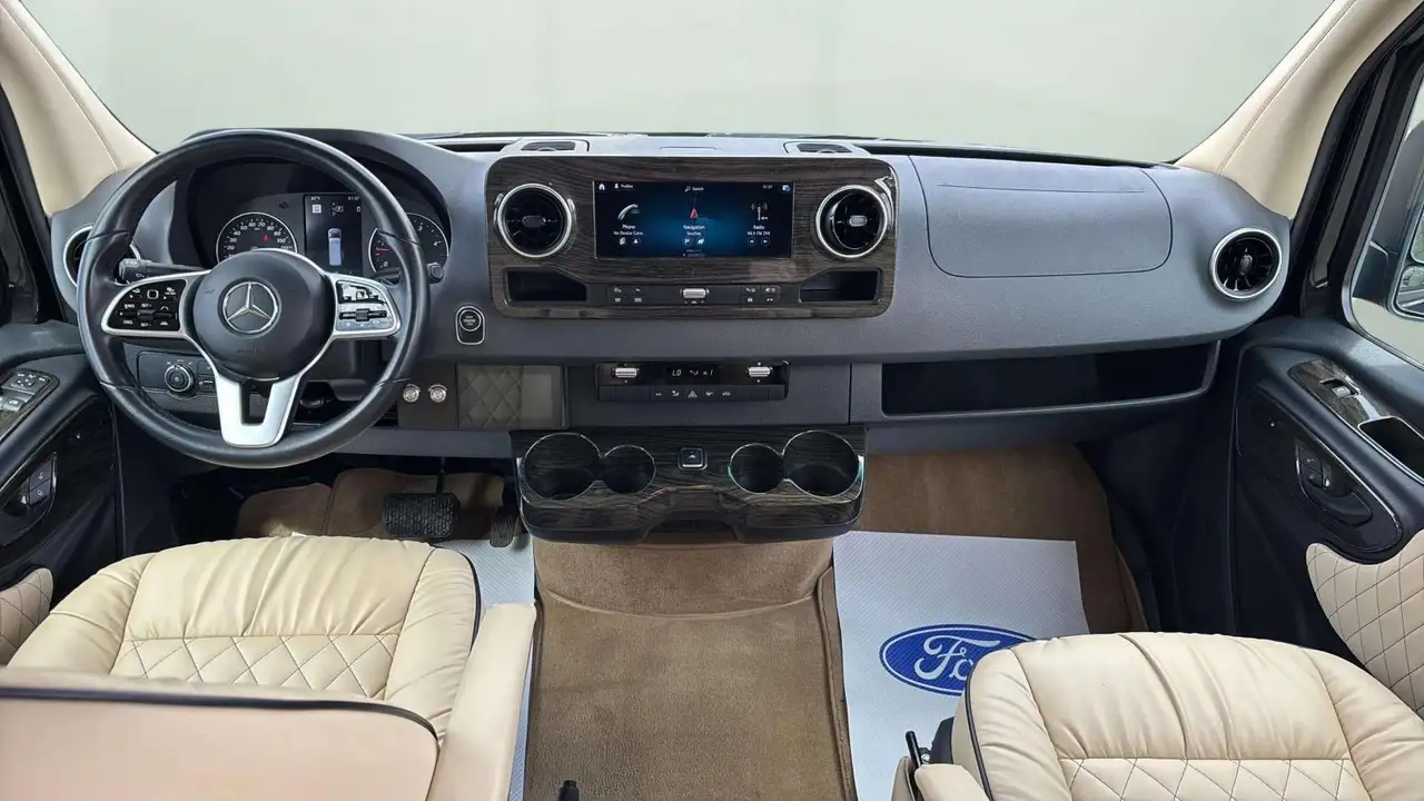 Mercedes-Benz Sprinter снимка Mercedes-Benz Sprinter