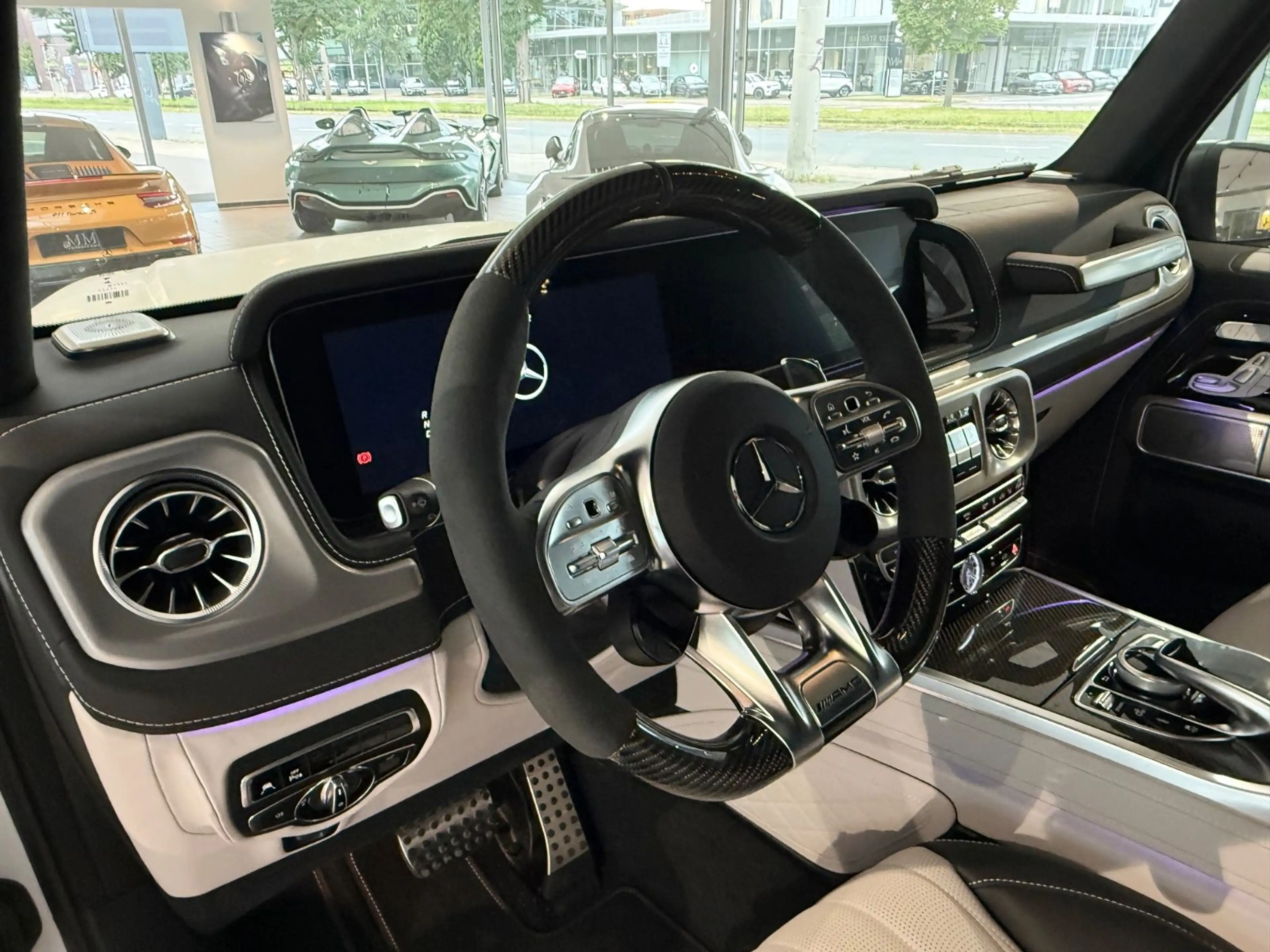 Mercedes-Benz G 63 AMG Opalithweiß Magno/Performance — photo 15