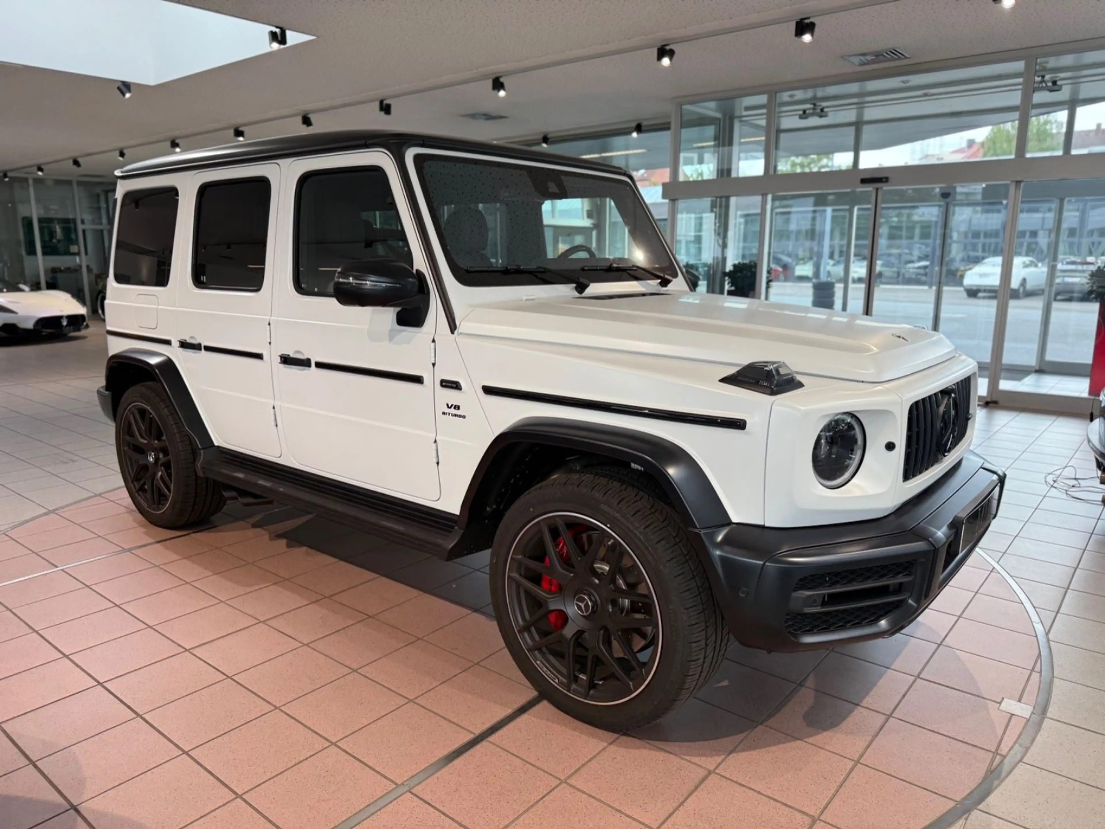 Mercedes-Benz G 63 AMG Opalithweiß Magno/Performance — photo 2