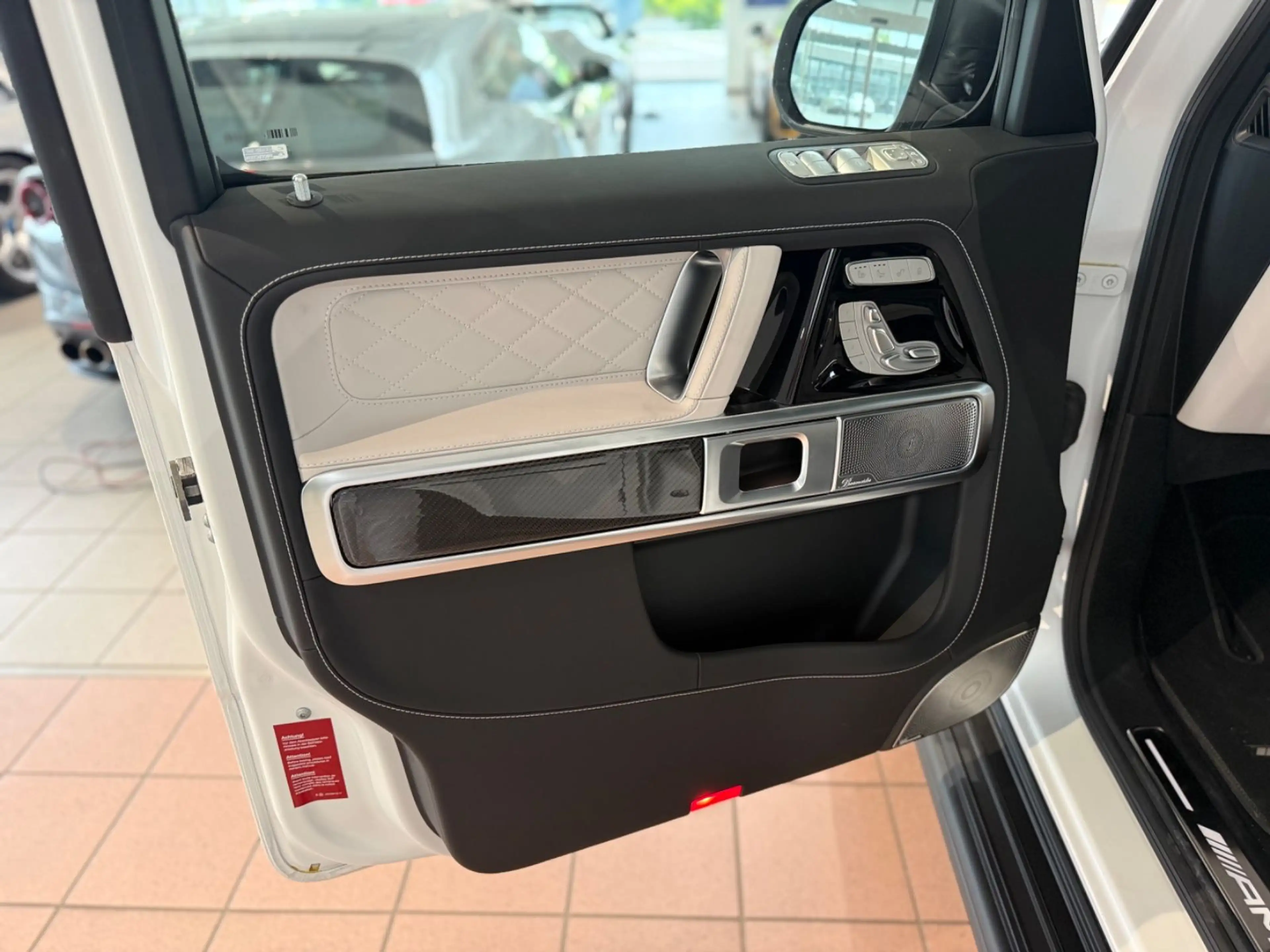 Mercedes-Benz G 63 AMG Opalithweiß Magno/Performance — photo 11