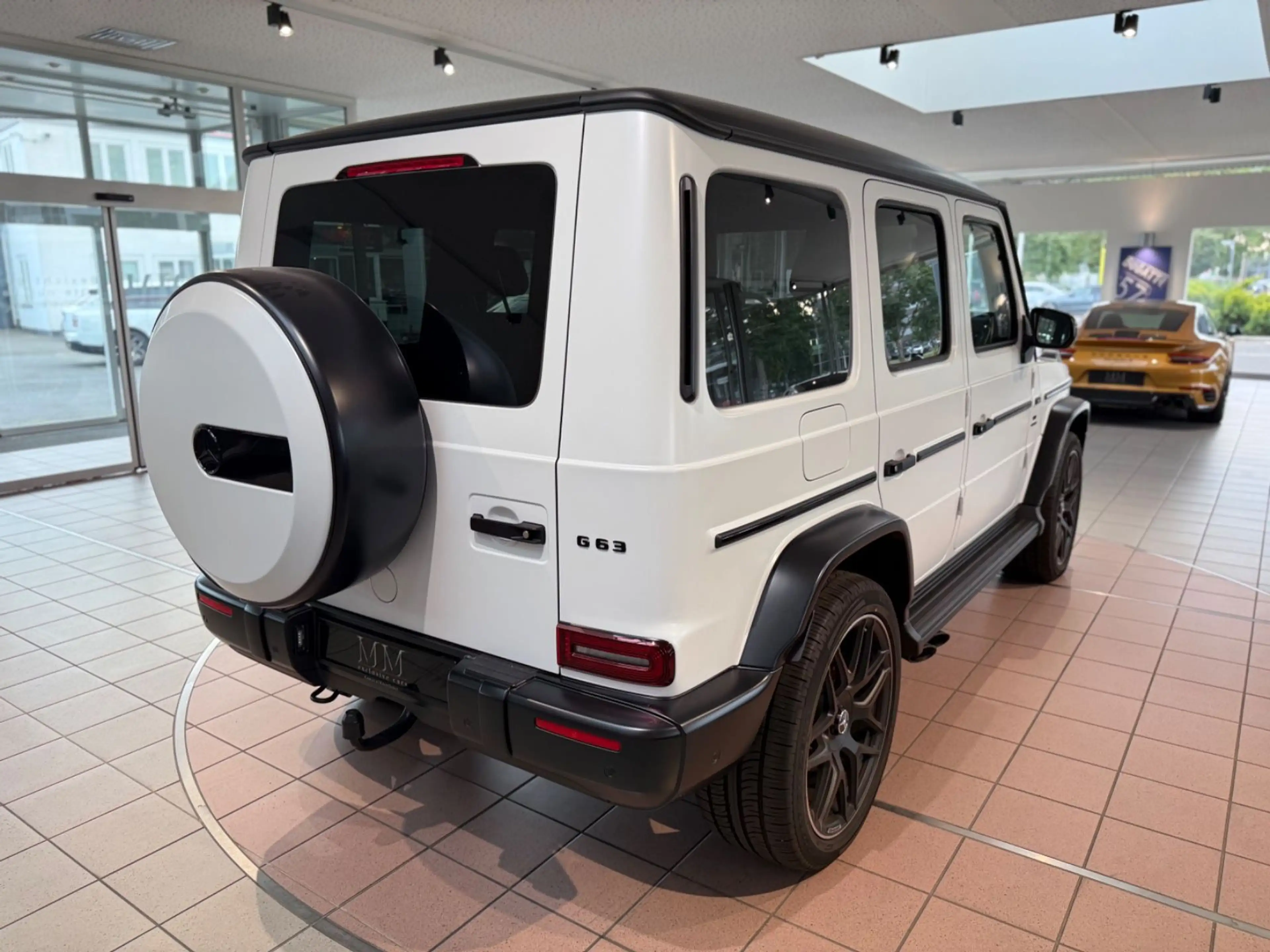 Mercedes-Benz G 63 AMG Opalithweiß Magno/Performance — photo 8