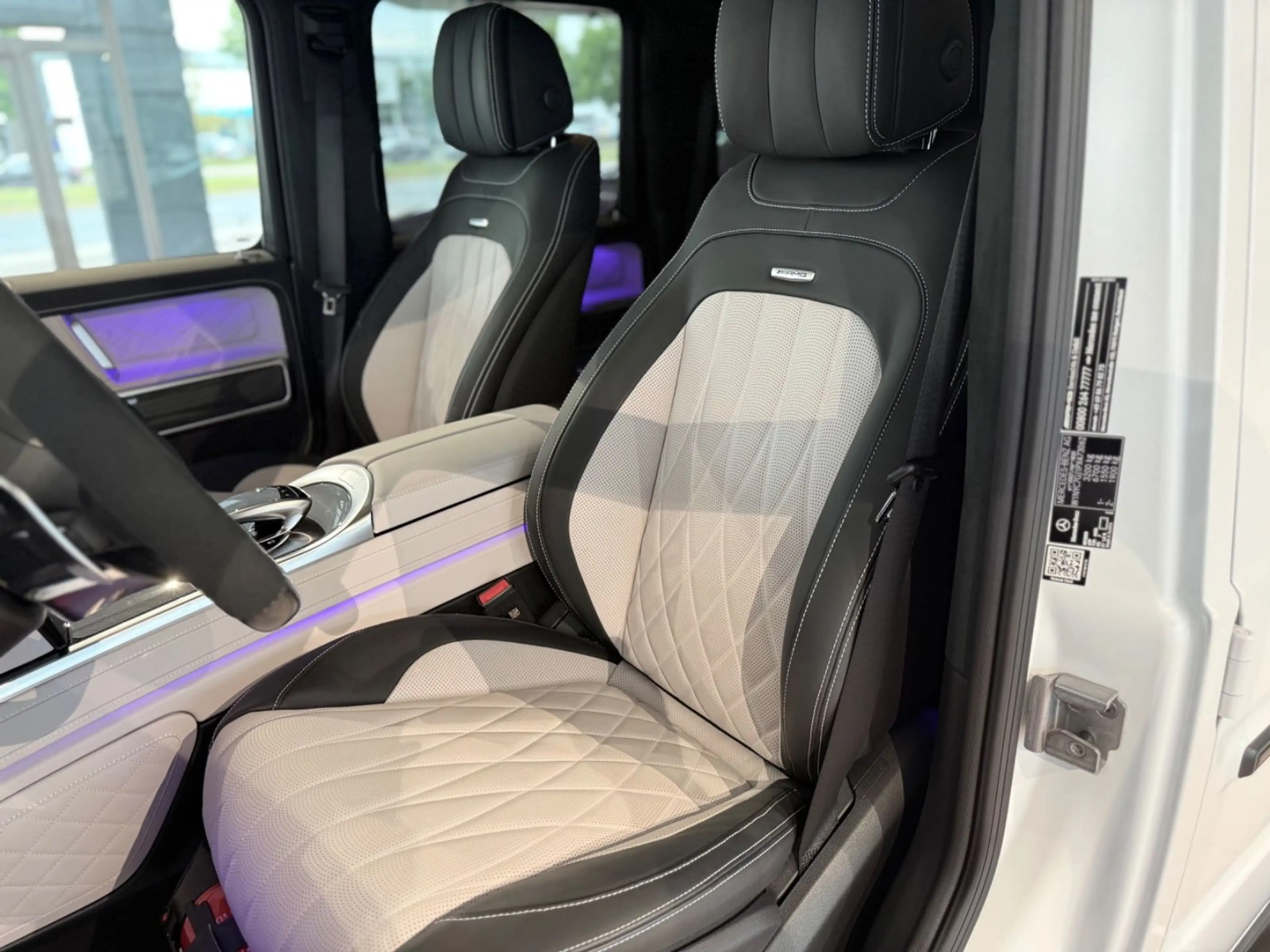 Mercedes-Benz G 63 AMG Opalithweiß Magno/Performance — photo 13