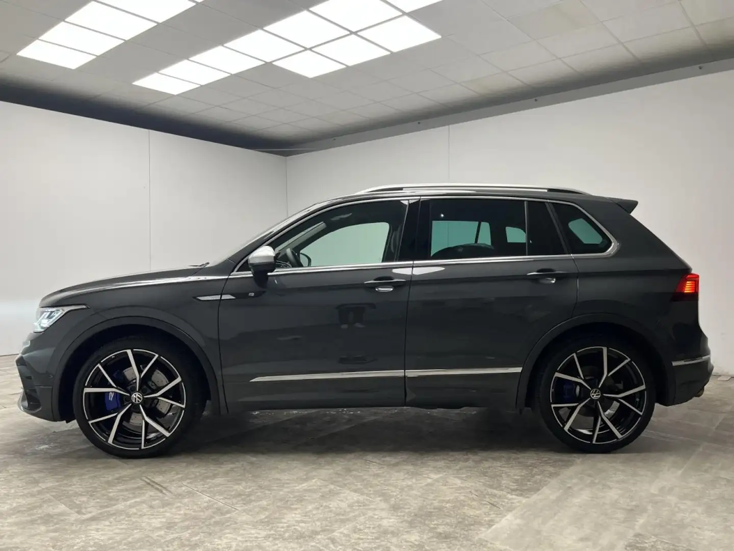 Volkswagen Tiguan R 2.0 TSI DSG 4Motion Akra-Pano Klima Navi Leder Grau - 2