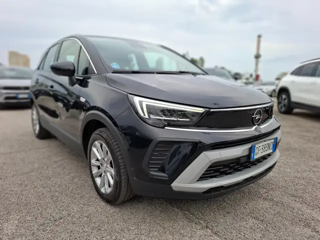 Opel Crossland X view 3