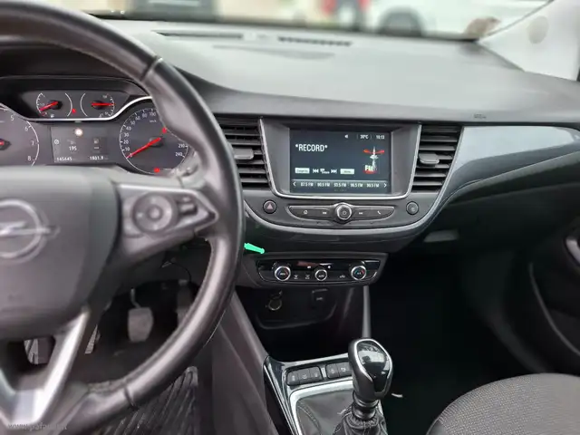 Opel Crossland X view 12