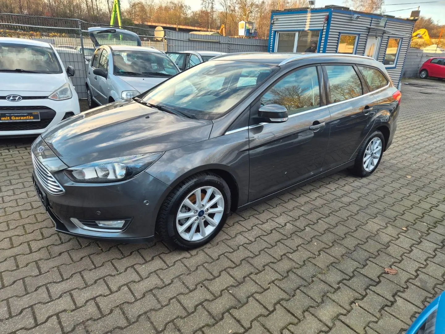 Ford Focus Turnier Titanium*TOP*TÜV 11/26*GEWAHR Gris - 2