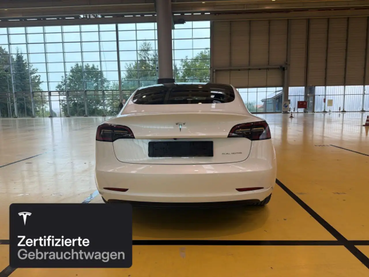 2022 Tesla Model 3 Long Range AWD, photograph 6