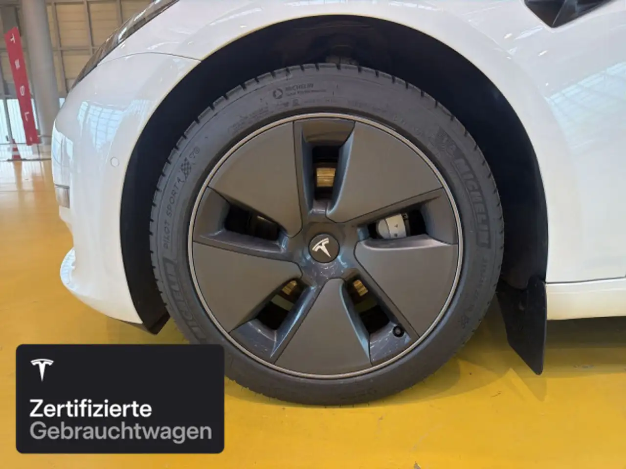 2022 Tesla Model 3 Long Range AWD, photograph 7