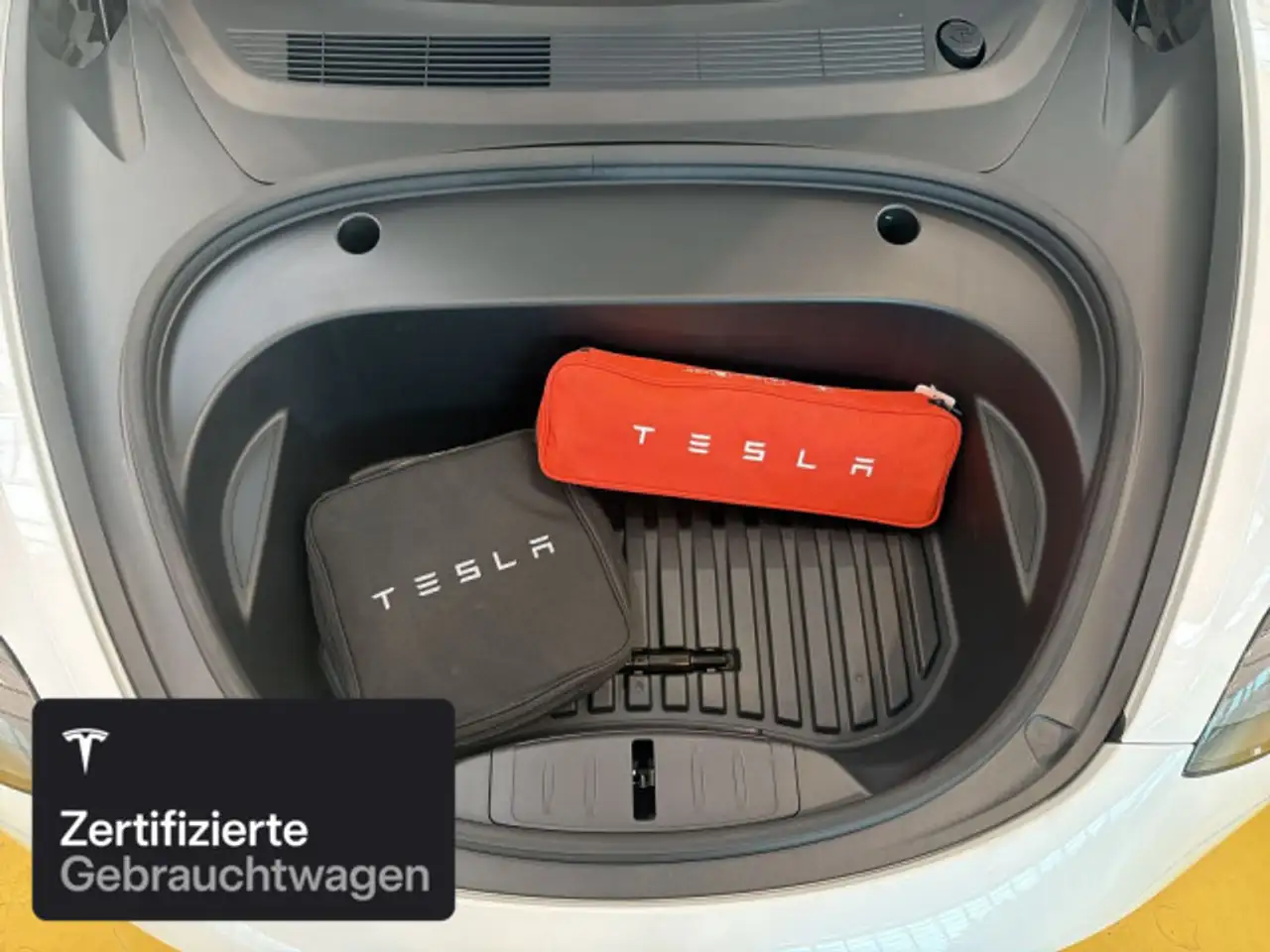 2022 Tesla Model 3 Long Range AWD, photograph 8