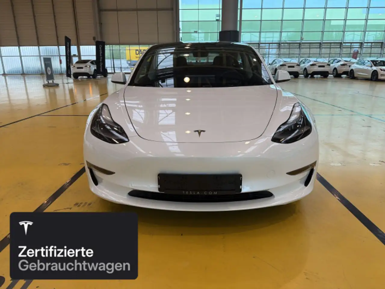2022 Tesla Model 3 Long Range AWD, photograph 3