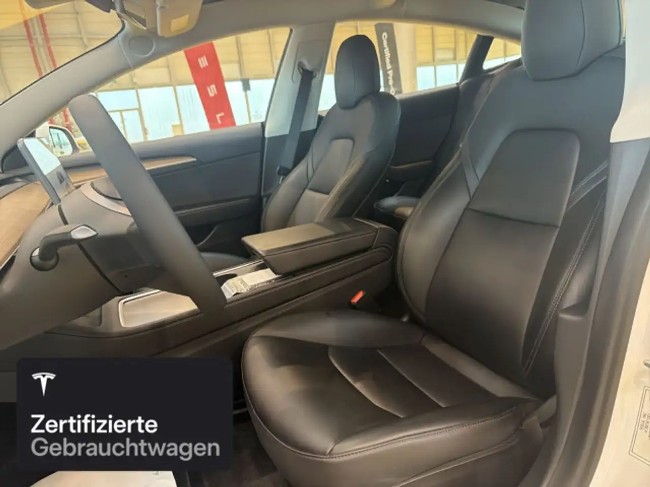 2022 Tesla Model 3 Long Range AWD, photograph 10