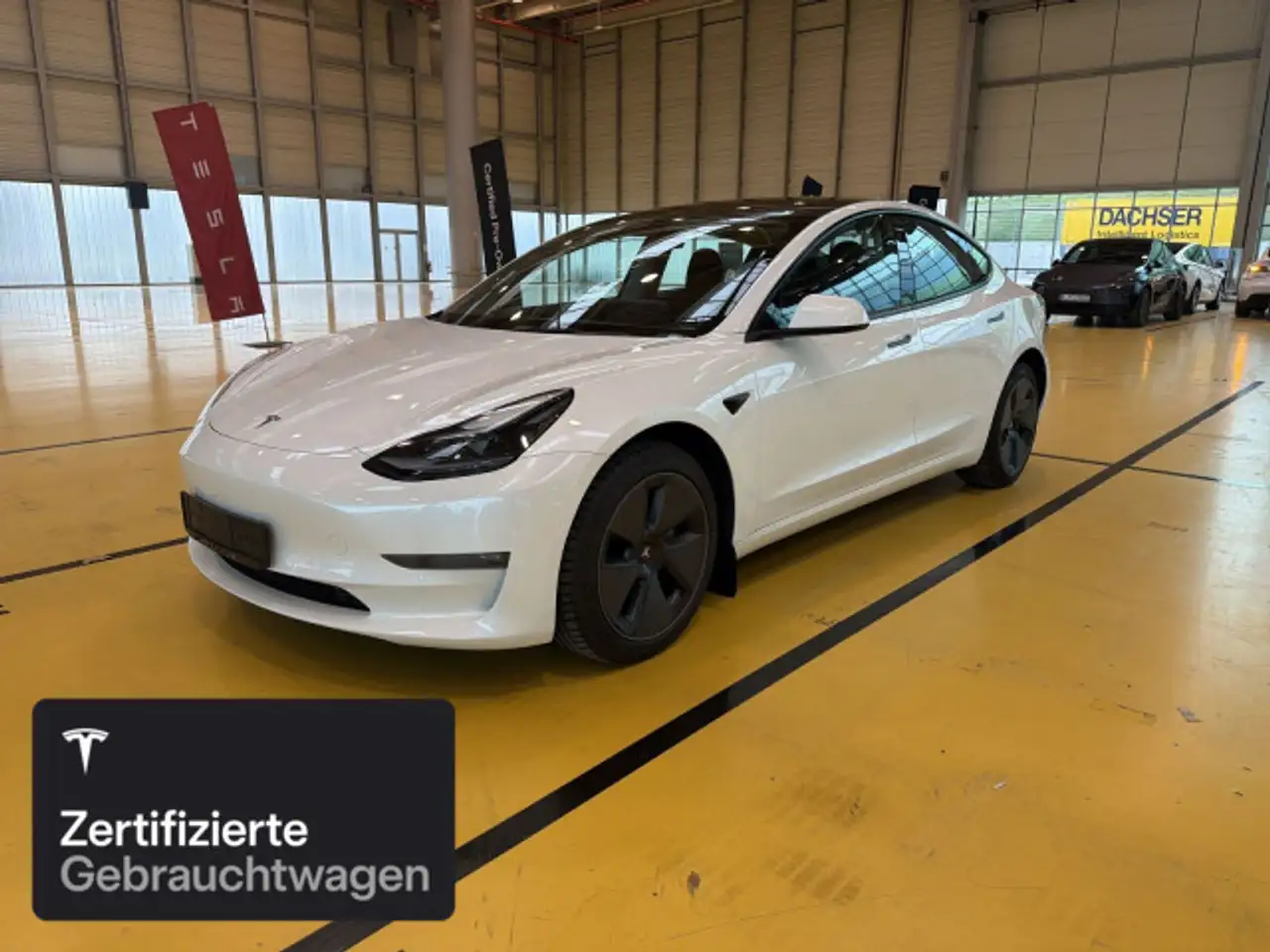 2022 Tesla Model 3 Long Range AWD, photograph 2