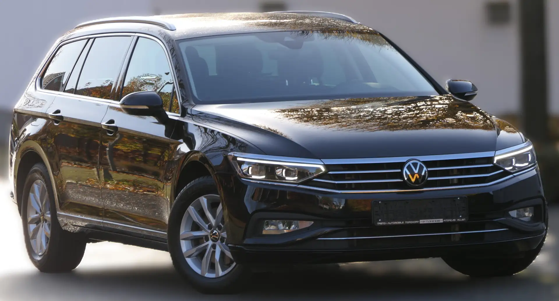 Volkswagen Passat Variant PASSAT+BUSINESS+DSG+NAVI+ALU+MATRIX LED+RFK+AHK+++ Schwarz - 2