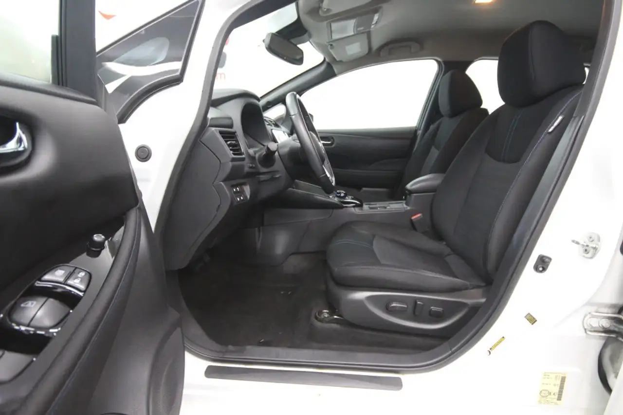 Nissan Leaf снимка Nissan Leaf
