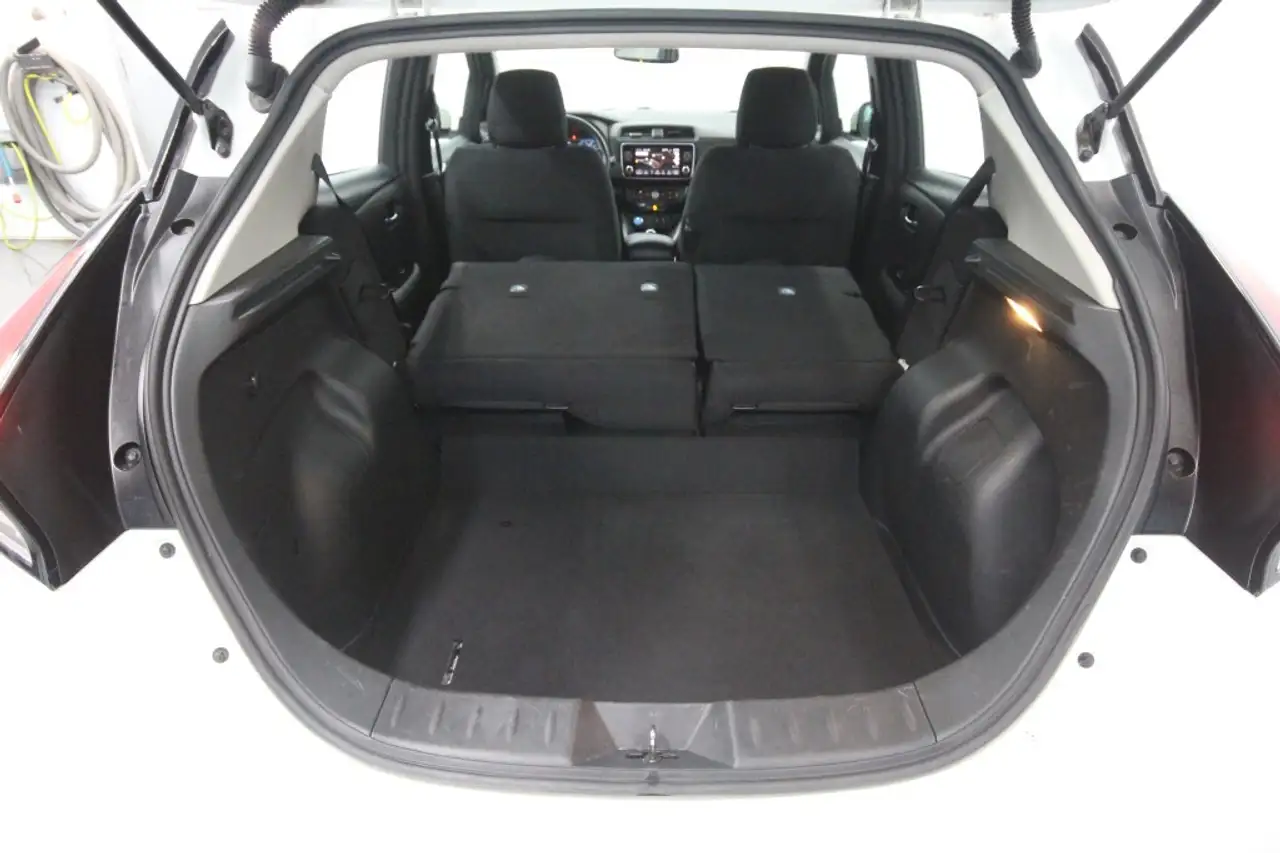 Nissan Leaf снимка Nissan Leaf