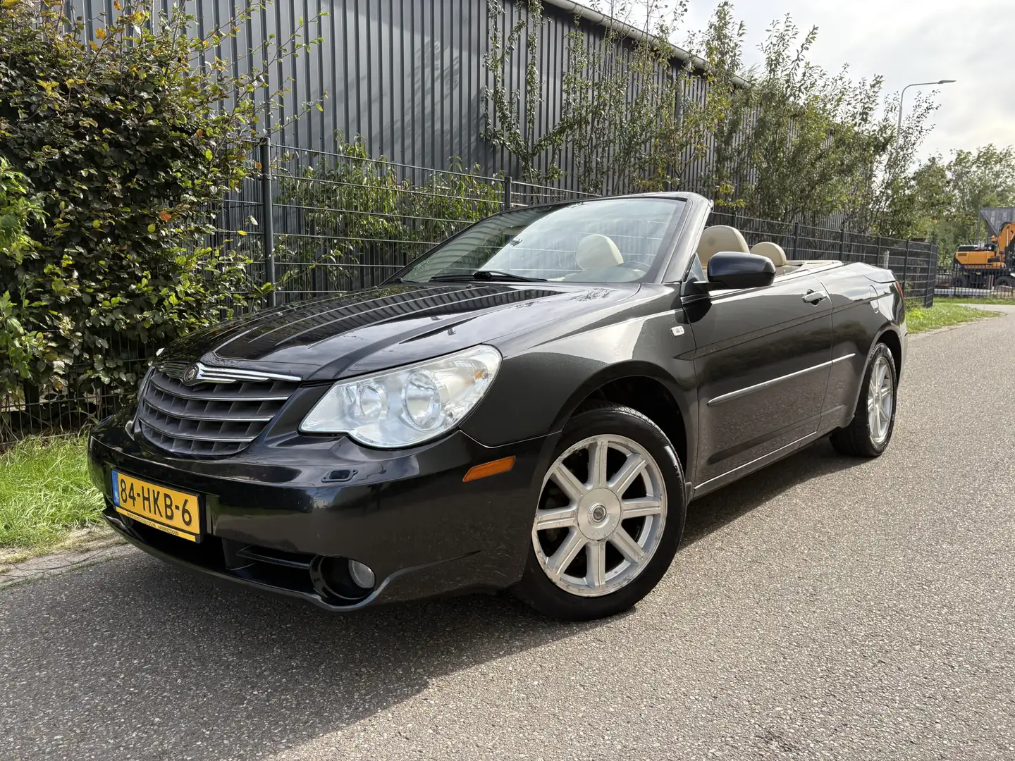 Chrysler Sebring Cabrio 2.7 Limited / AUTOMAAT / LEER / CRUISE Zwart - 1
